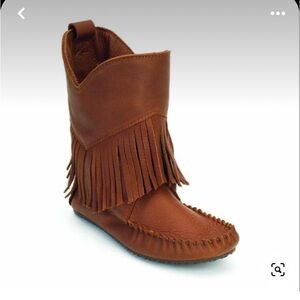 Manitobah Mukluks Okotoks leather fringe bootie size 8